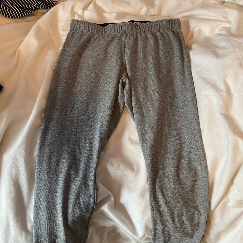 USED GREY NIKE CROPPED LEGGINGS SIZE M